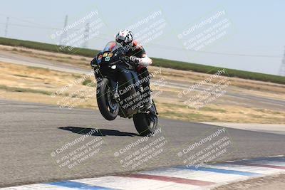 media/Aug-04-2024-TrackDaz (Sun) [[e1ff0814b6]]/Group B/1220pm (Wheelie Bump)/